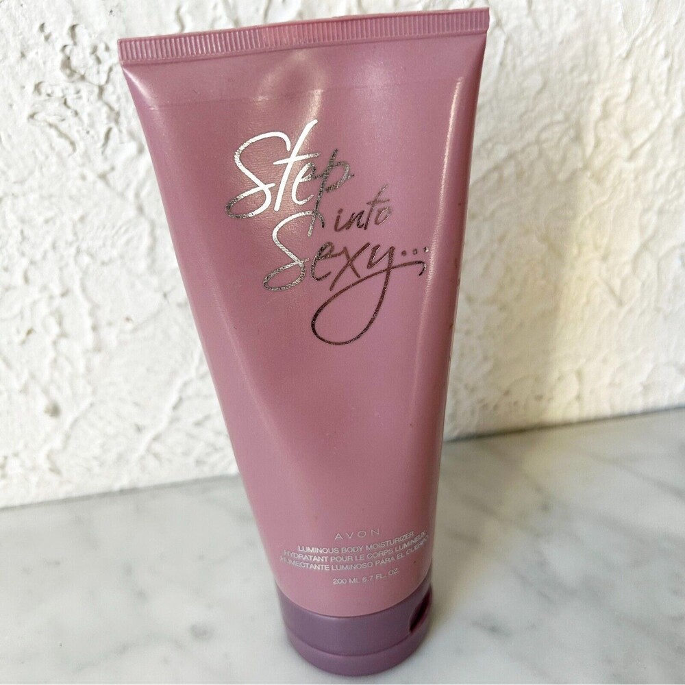 Step Into Sexy Avon Luminous Body Moisturizer Lotion 6.7 Fl Oz 200 ML New Sealed